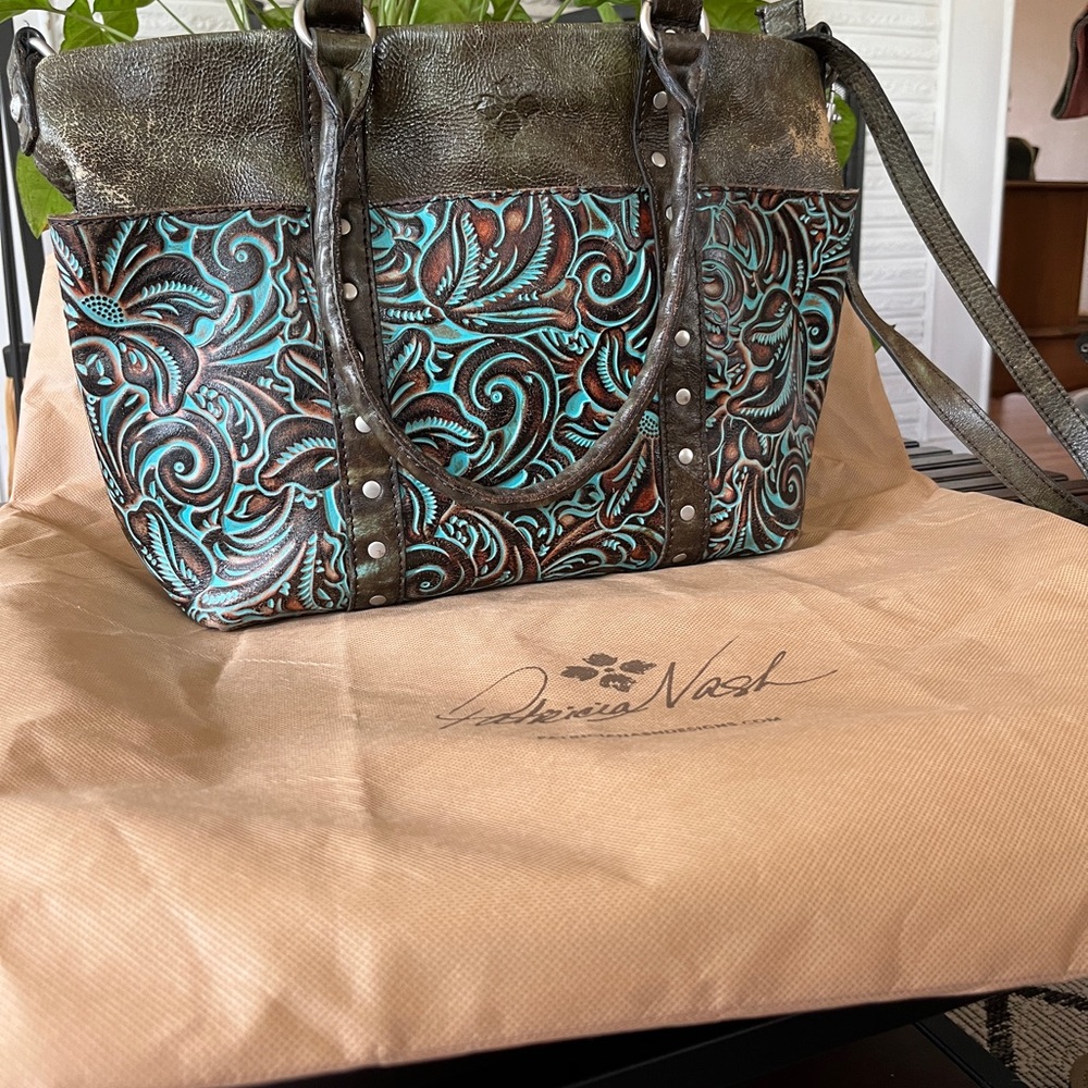 Beautiful Patricia Nash tooled leather bag.